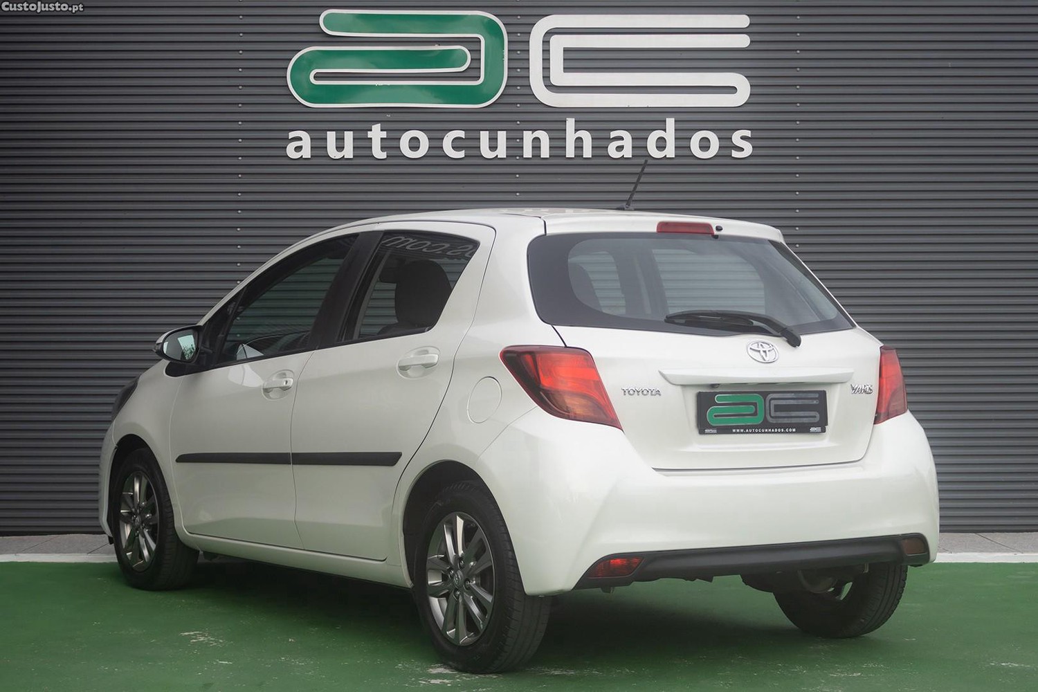 Toyota Yaris 1.0 VVT-i Comfort — photo 4