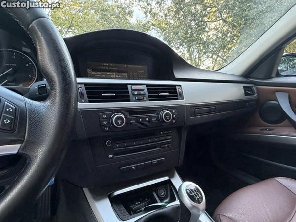 BMW 318 E91 - 08 foto 4