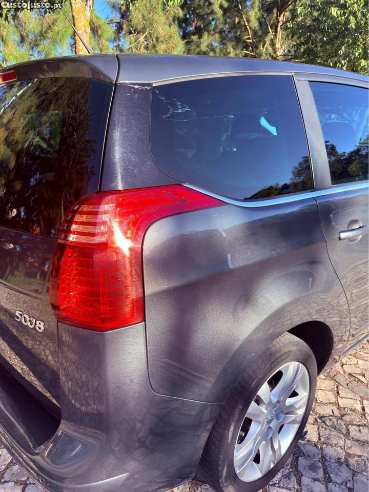 Peugeot 5008 2.0 HDi — photo 5
