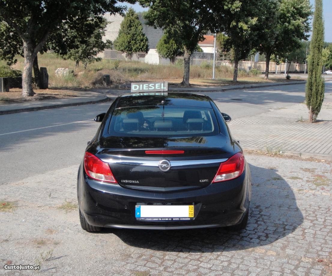 Opel Insignia 2.0 CDTI — fotografia 4