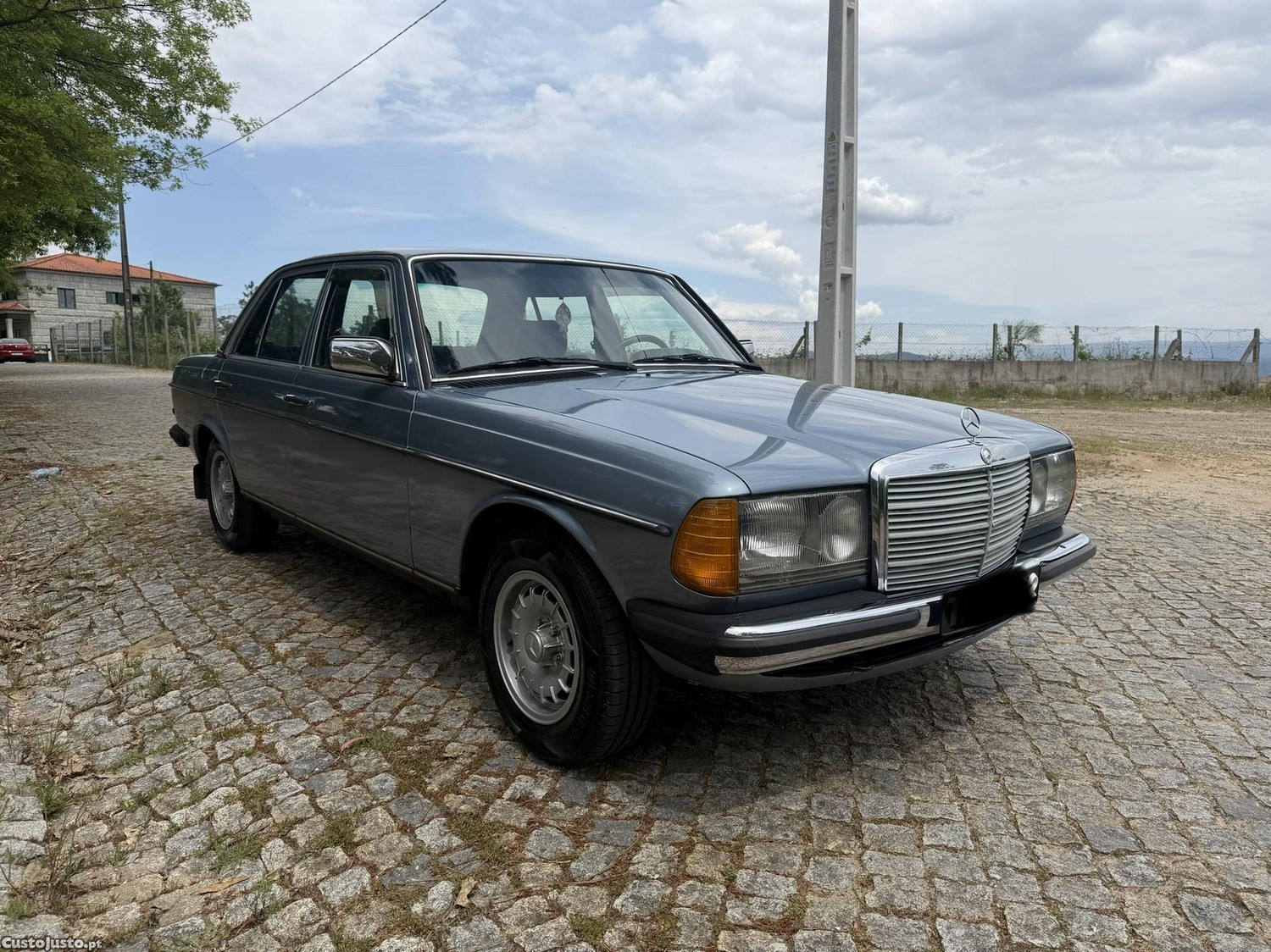 Mercedes-Benz 300 D — fotografia 5