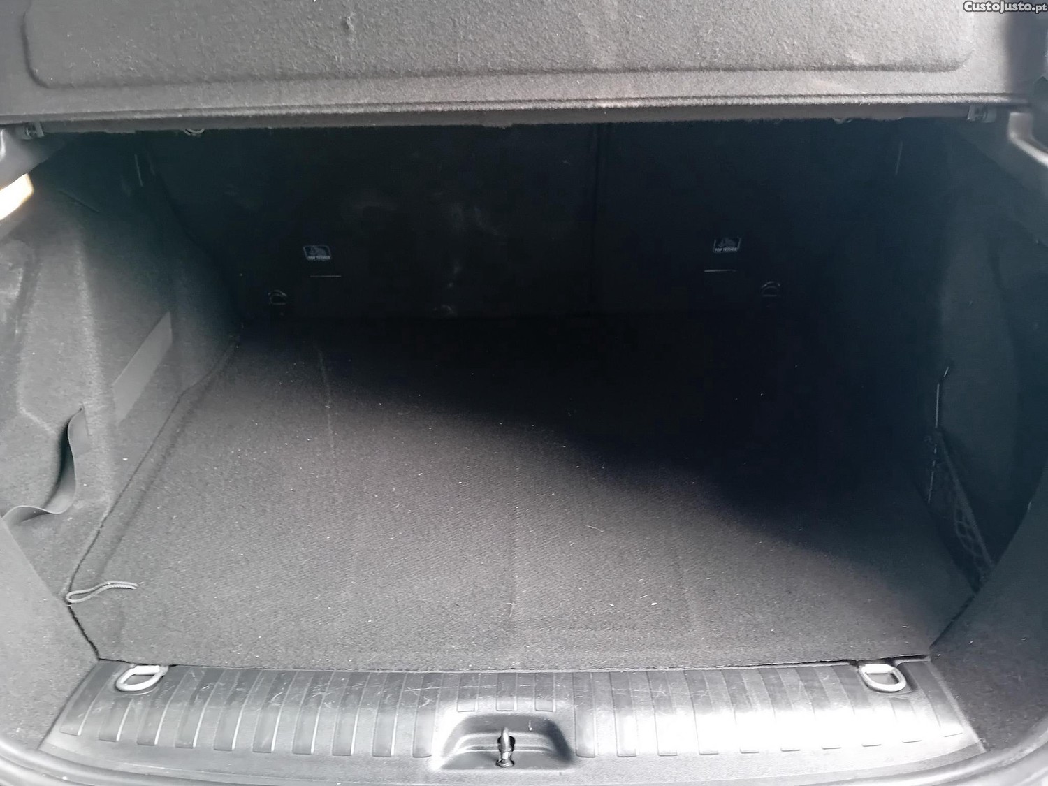 Peugeot 2008 1.2 PureTech Style — fotografia 5