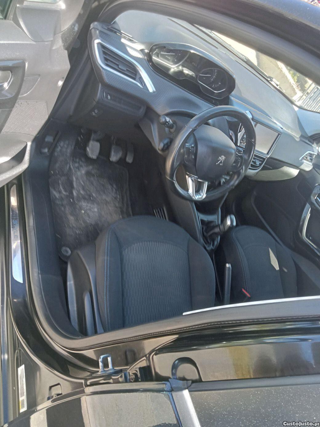 Peugeot 208 style — fotografia 6
