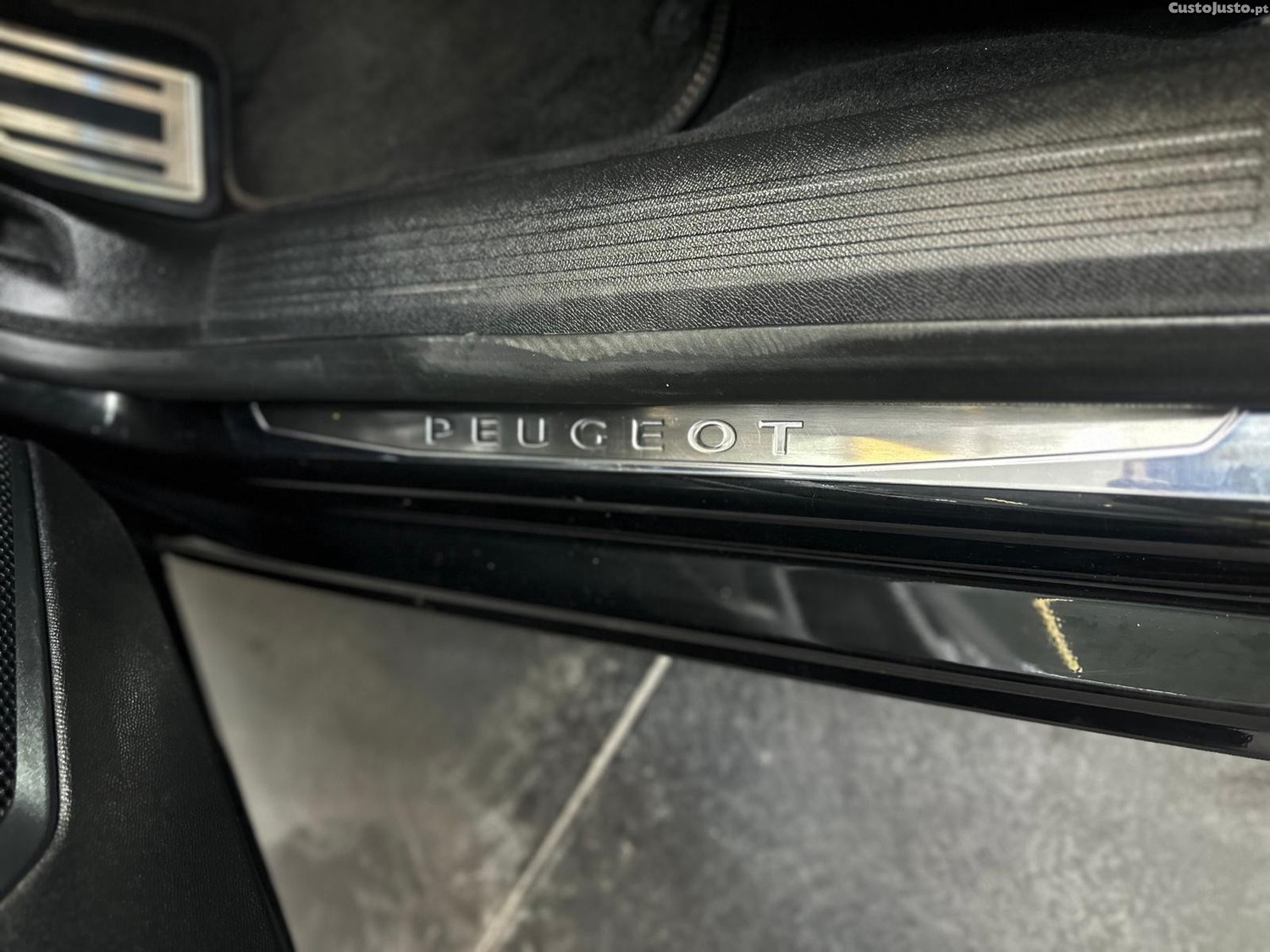 Peugeot 508 1.6 Hybrid GT — fotografia 3