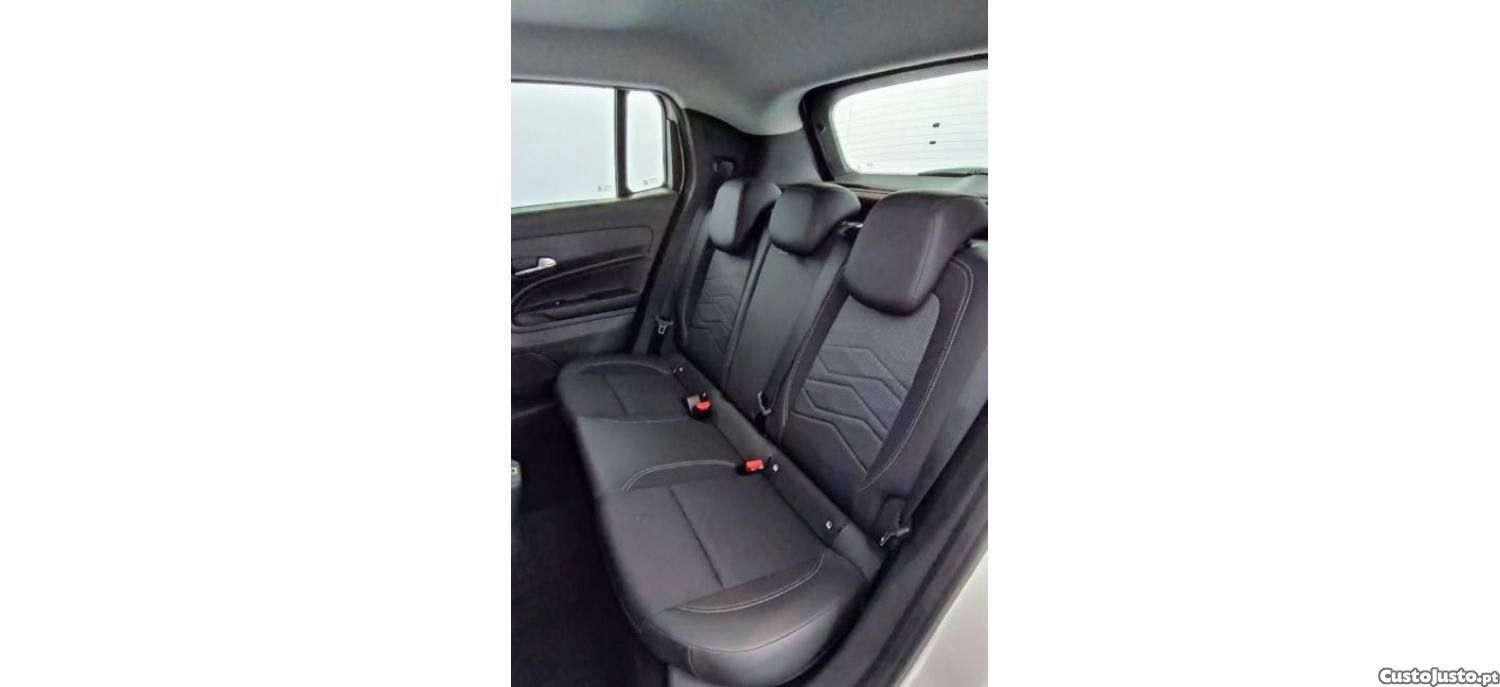Jeep Avenger Altitude 1.2 100cv — fotografia 3