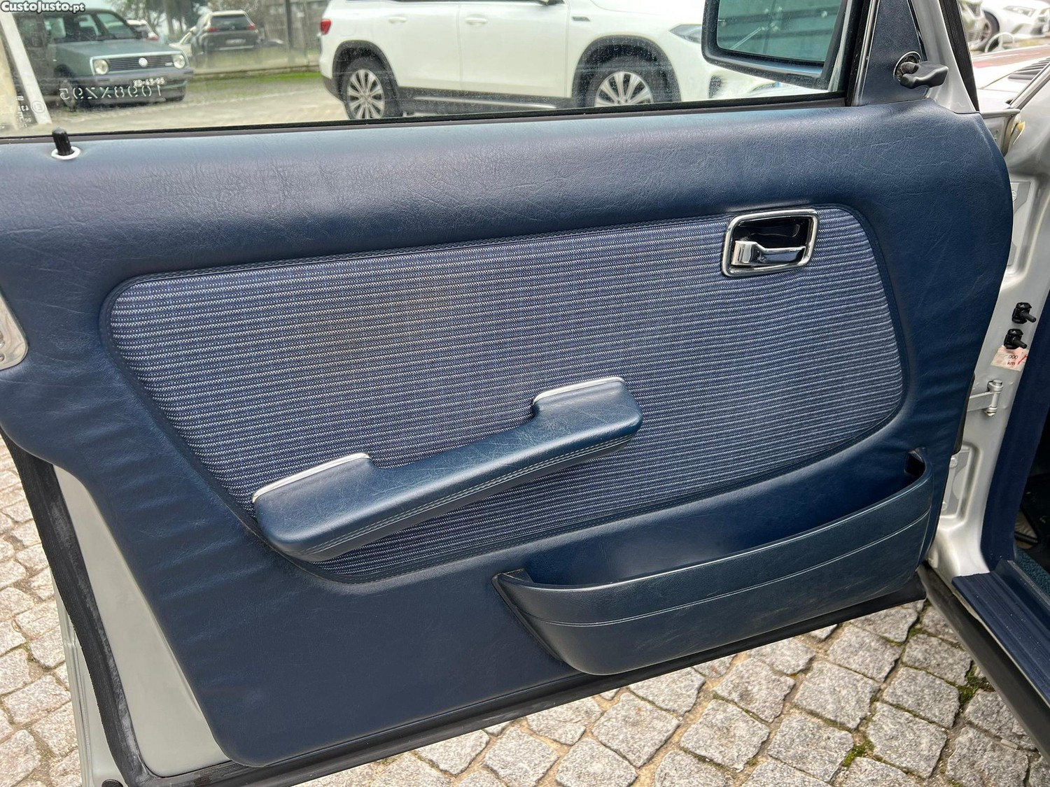 Mercedes-Benz 230 E — fotografia 10
