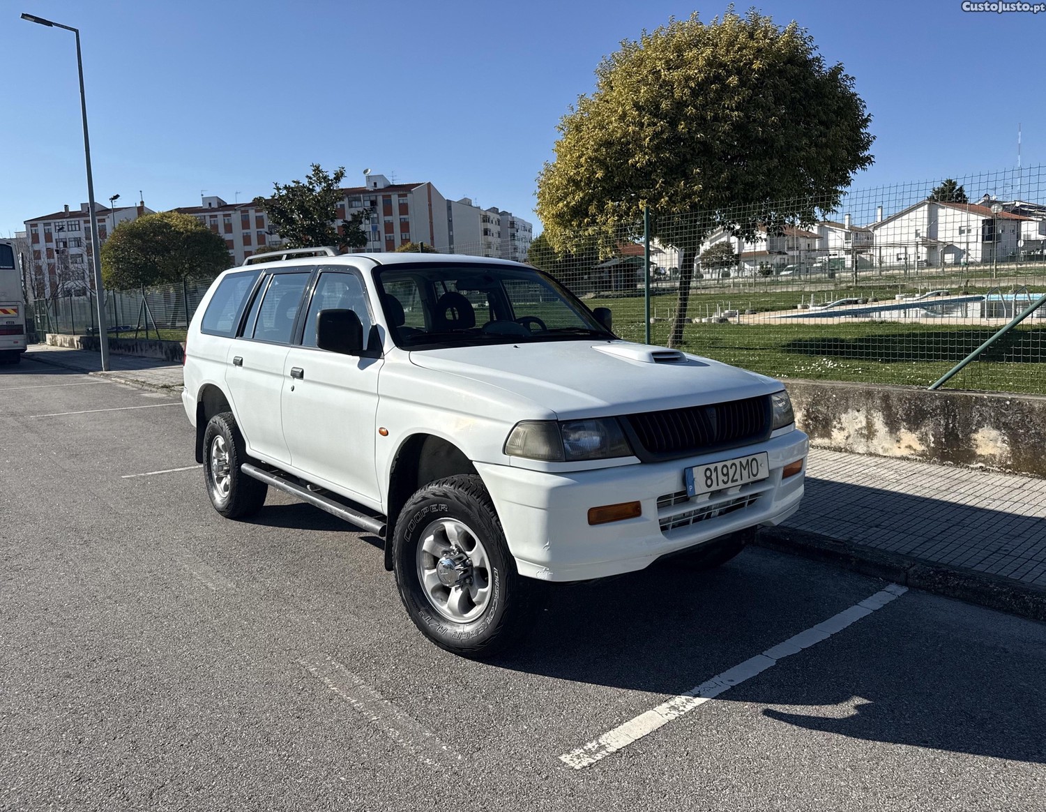 Mitsubishi Pajero SportWagon 2.5TD 4x4 — fotografia 8