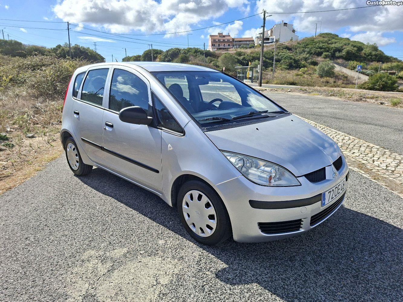 Mitsubishi Colt 1.1i Invite 75cv 2007 - 07 foto 3