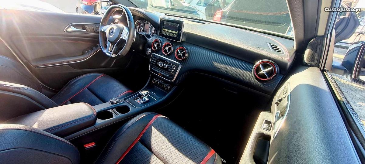 Mercedes-Benz A 45 AMG 4 MATIC 360 CV — fotografia 4