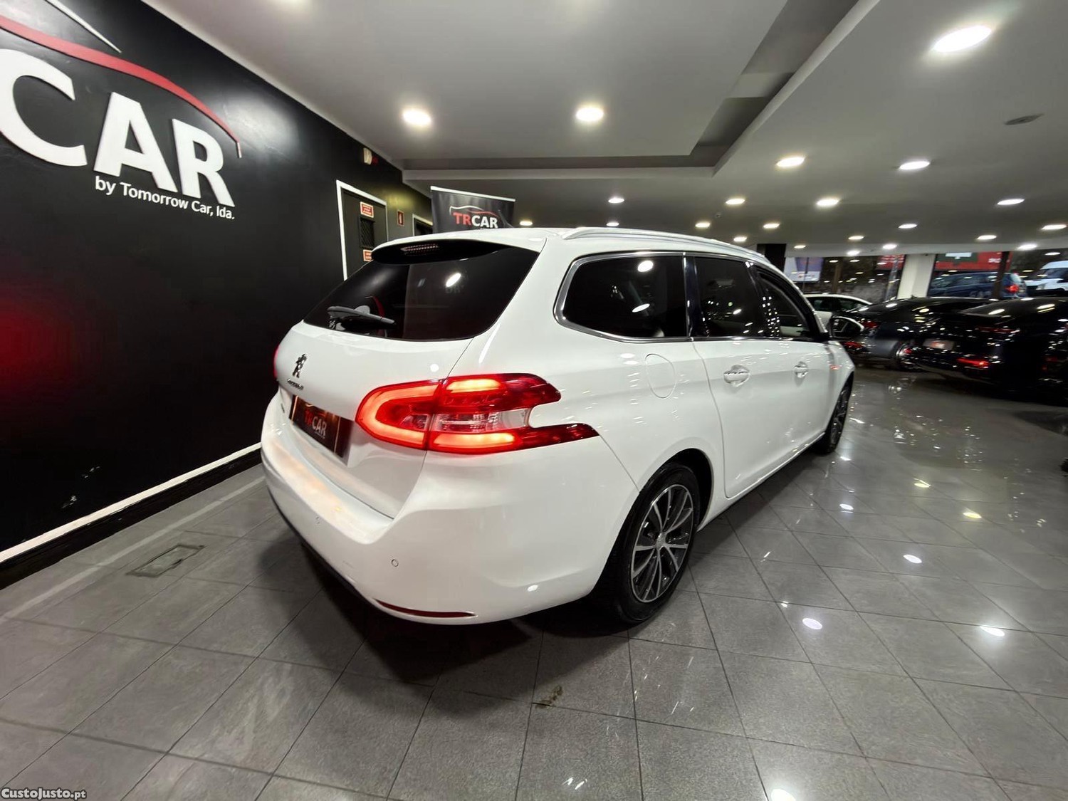 Peugeot 308 SW 1.2 PureTech Allure EAT6 - 15 — photo 3