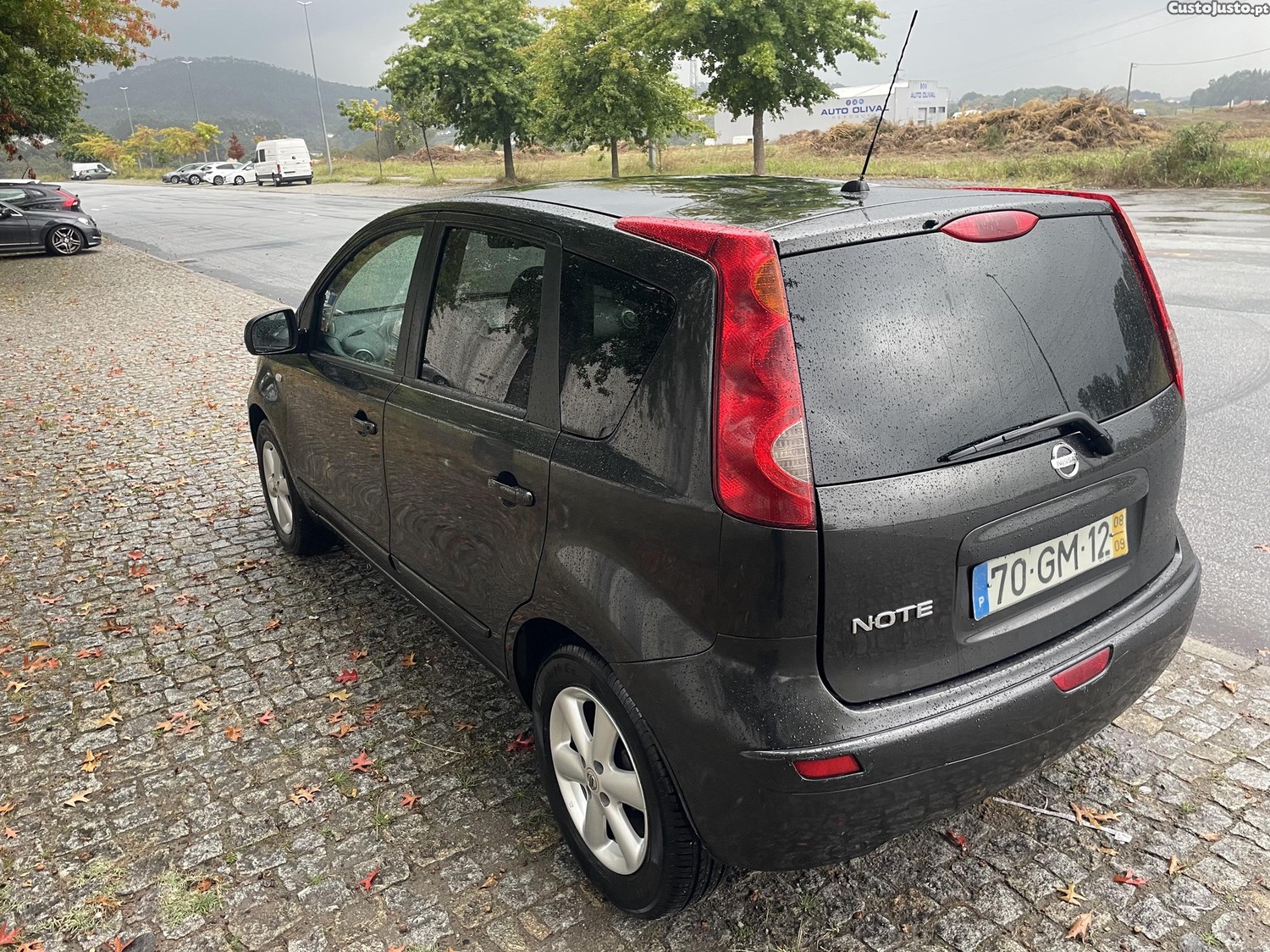 Nissan Note 1.5 DCI - 08 foto 4