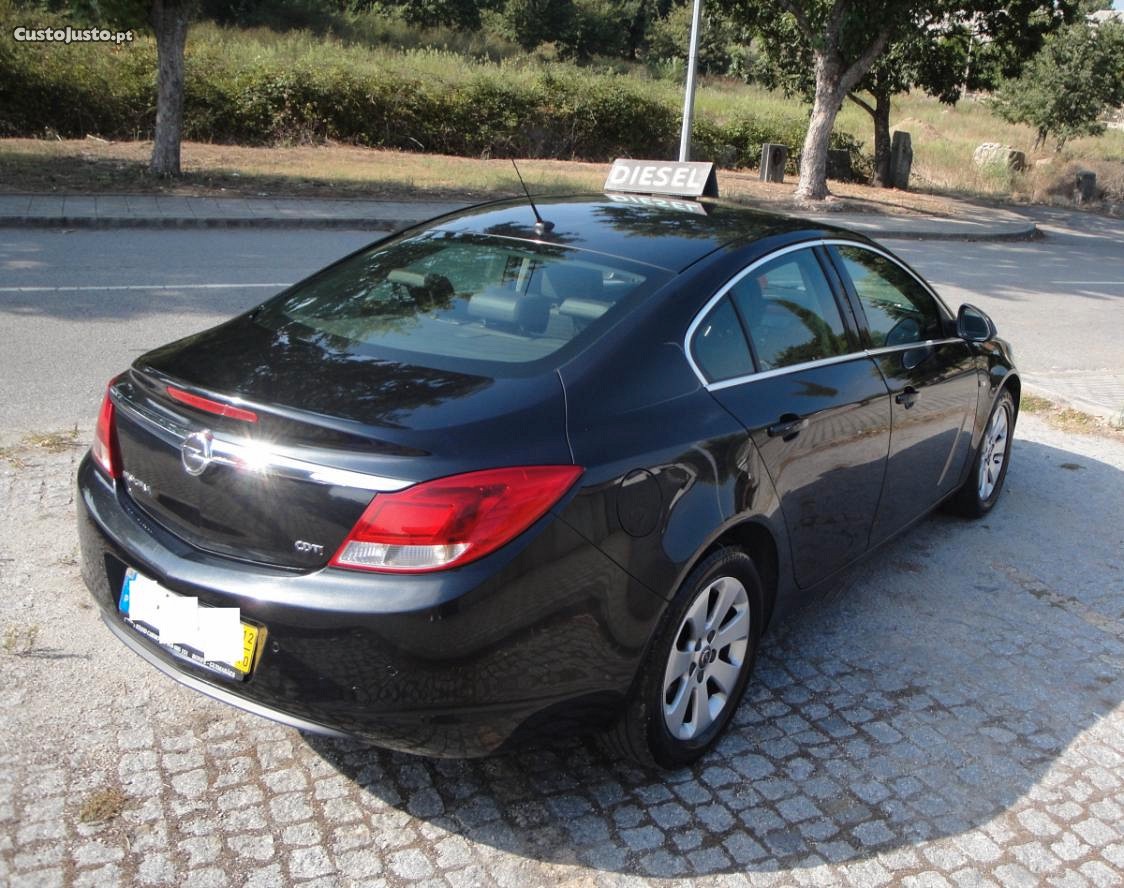 Opel Insignia 2.0 CDTI — fotografia 3