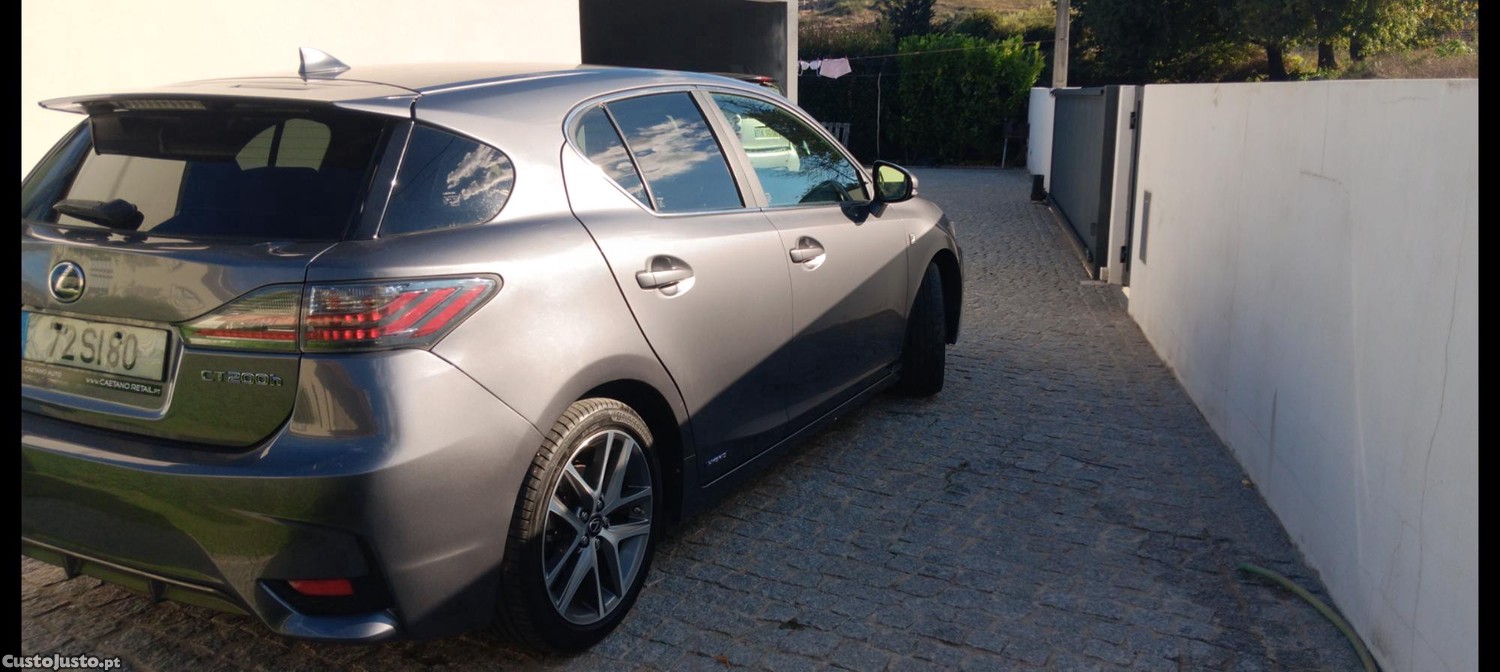 Lexus CT CT200h F-Sport+ - 17 — photo 4