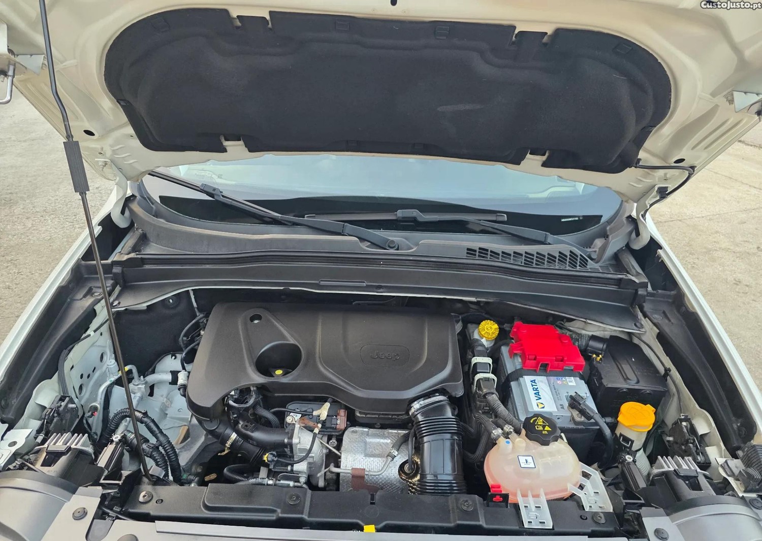 Jeep Renegade 1.0 T Limited — fotografia 3