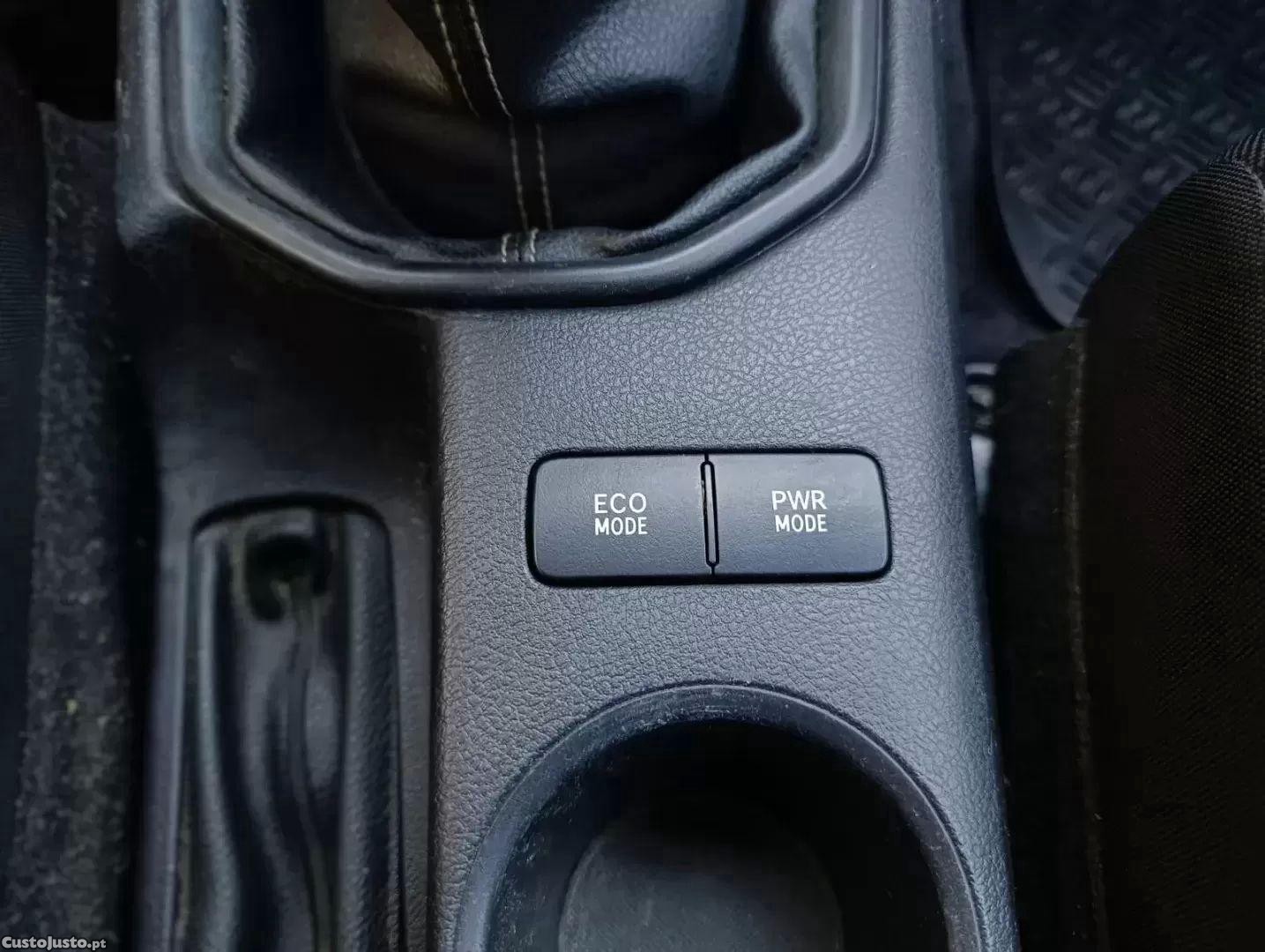 Toyota Hilux 2.4 d-4d 4wd cd chv — fotografia 8