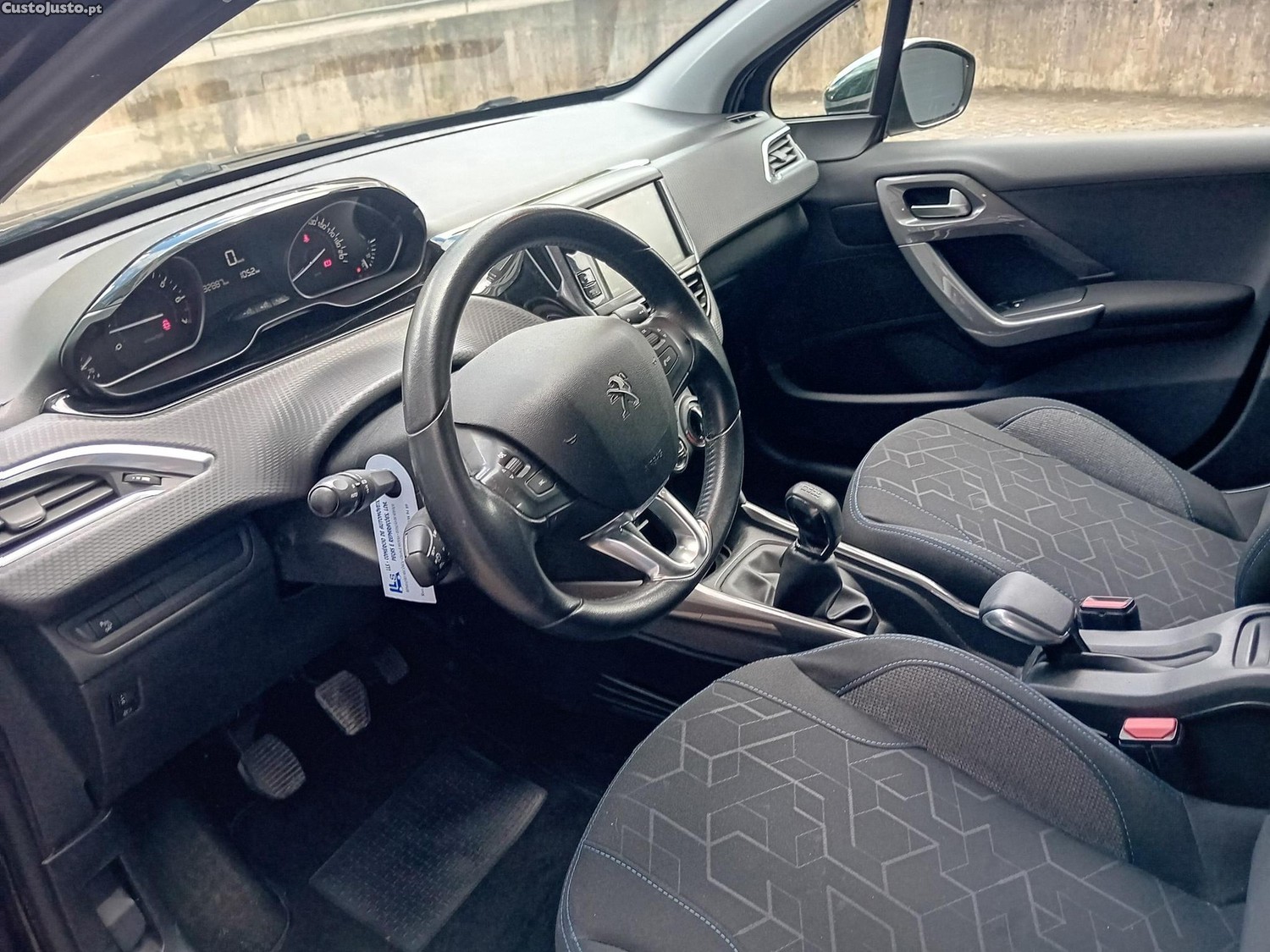Peugeot 2008 1.2 PureTech Style — fotografia 3