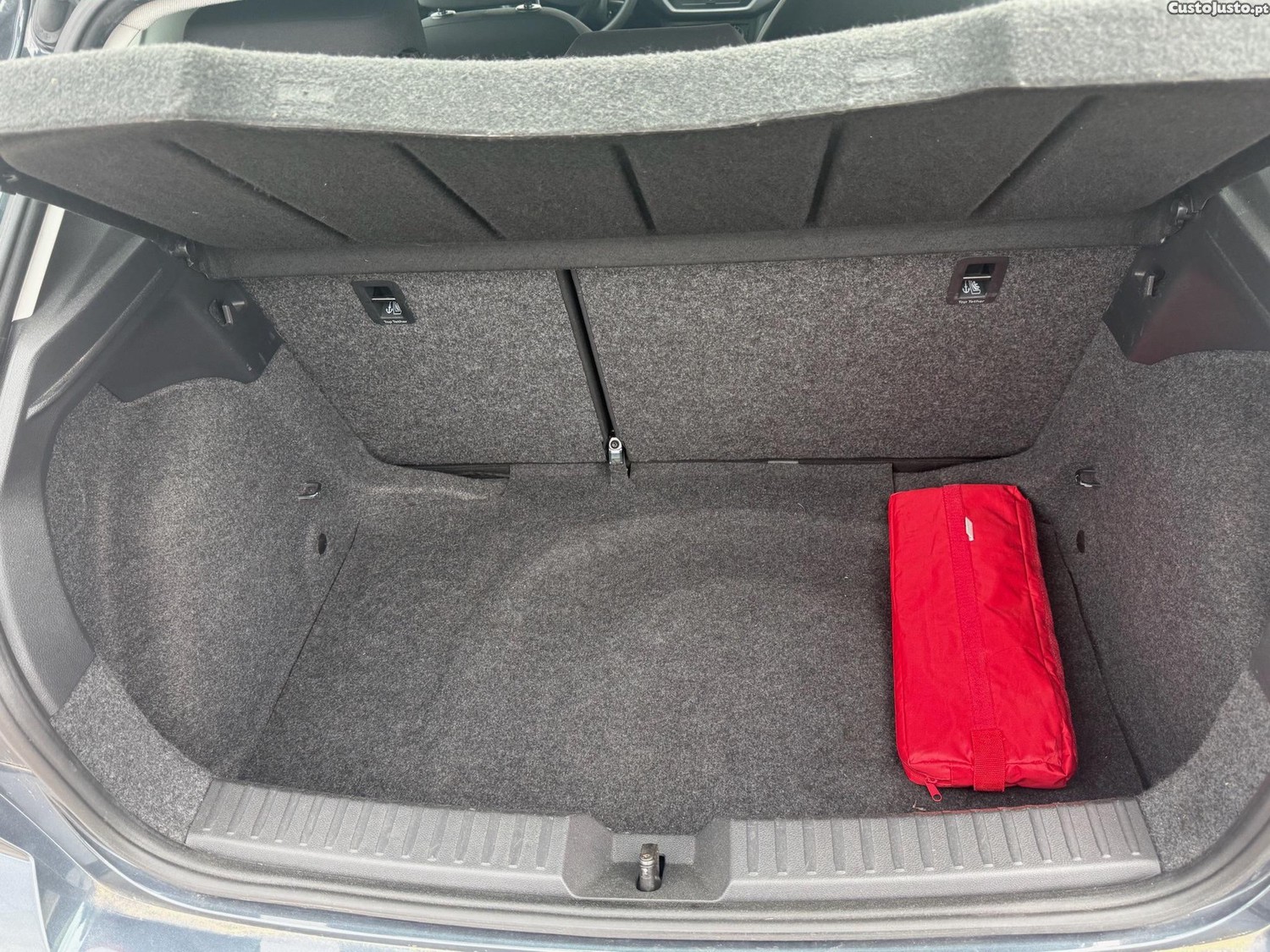 SEAT Ibiza IBIZA 1.6 TDI — fotografia 3