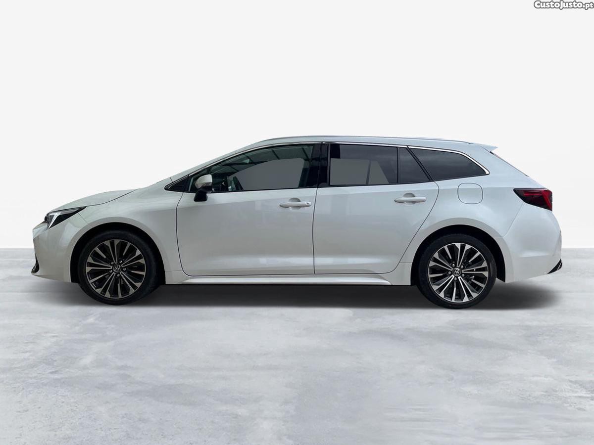 Toyota Corolla TS 1.8 Hybrid Comfort Plus — fotografia 14