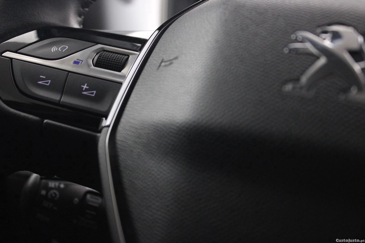 Peugeot e-2008 ALLURE PACK (AUTO) — fotografia 26