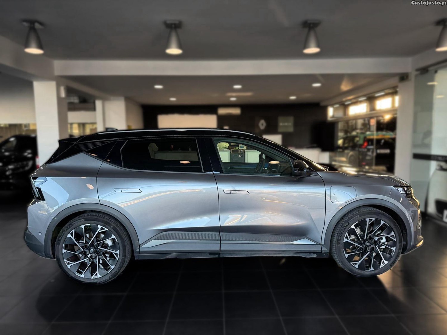 Renault Scénic E-Tech 87 kWh Esprit Alpine - 24 — photo 4