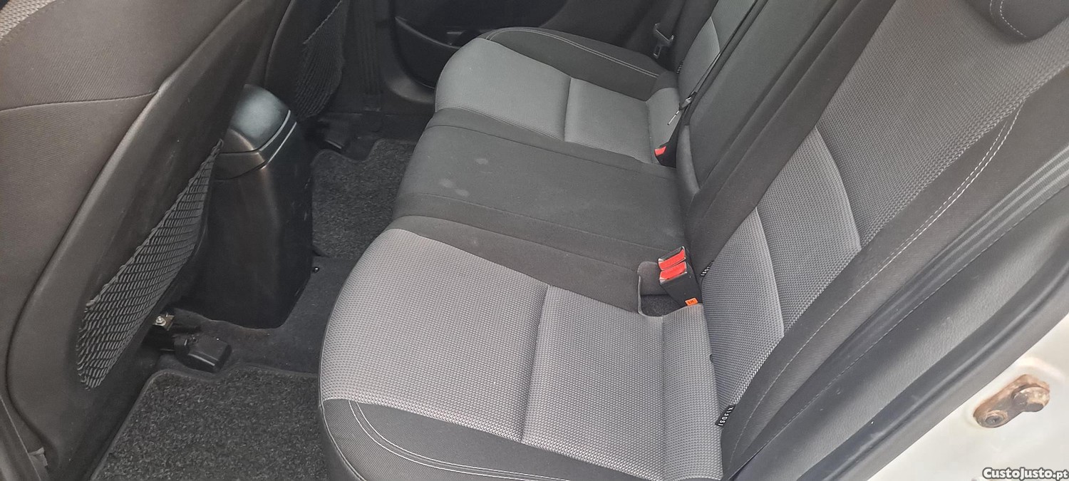 Hyundai i30 Blue — photo 4