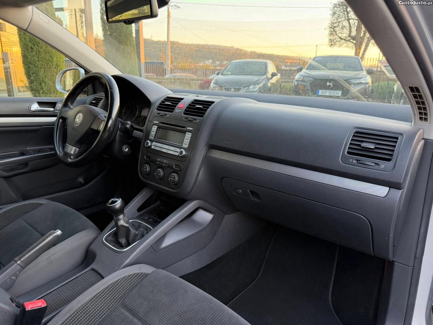 Volkswagen Golf V 1.9 TDI — fotografia 6