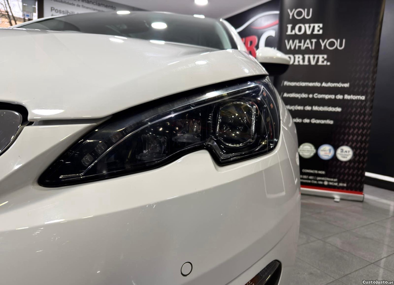 Peugeot 308 SW 1.2 PureTech Allure EAT6 - 15 — photo 4