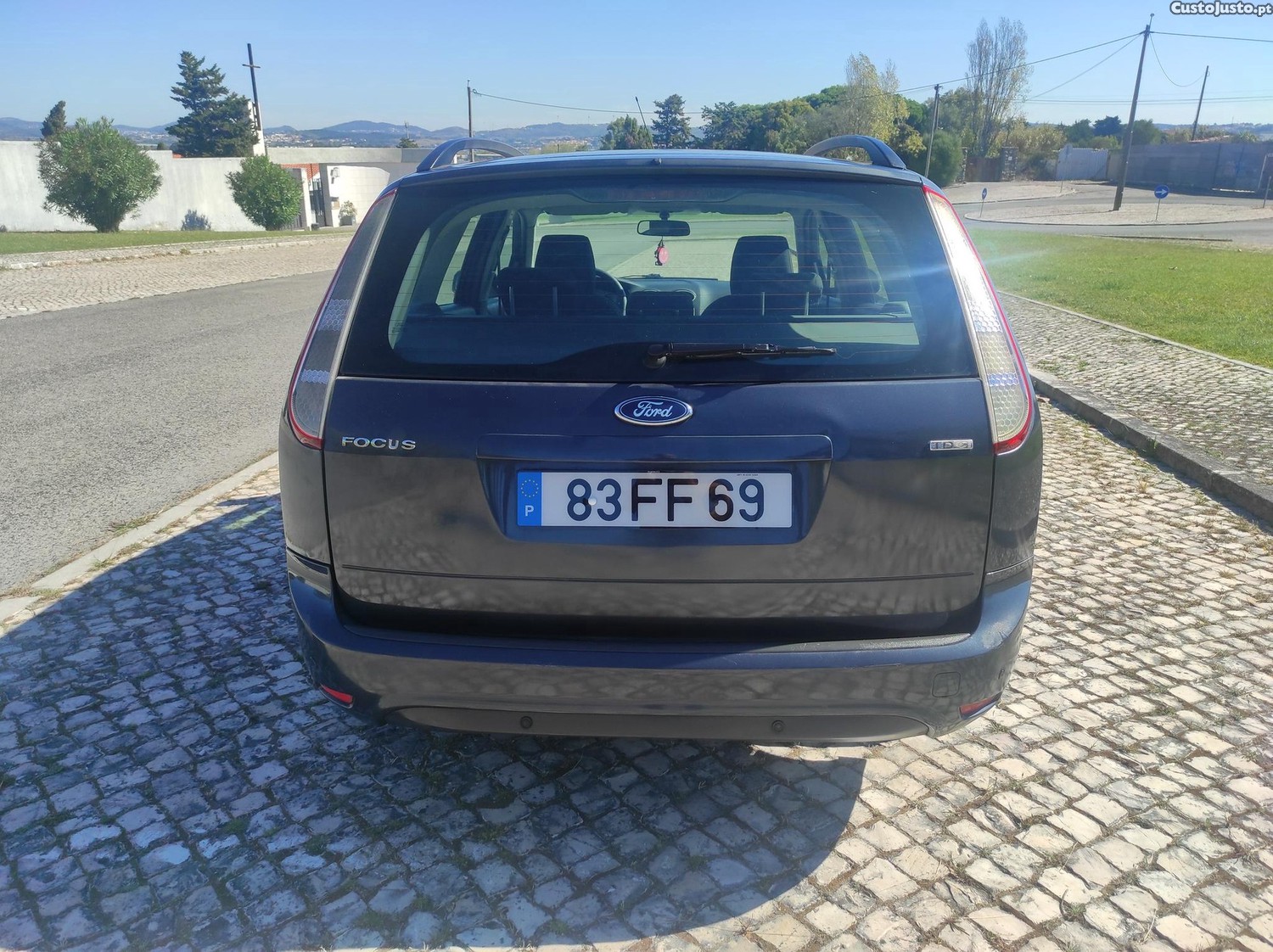 Ford Focus SW 1.6 TDCI — fotografia 10