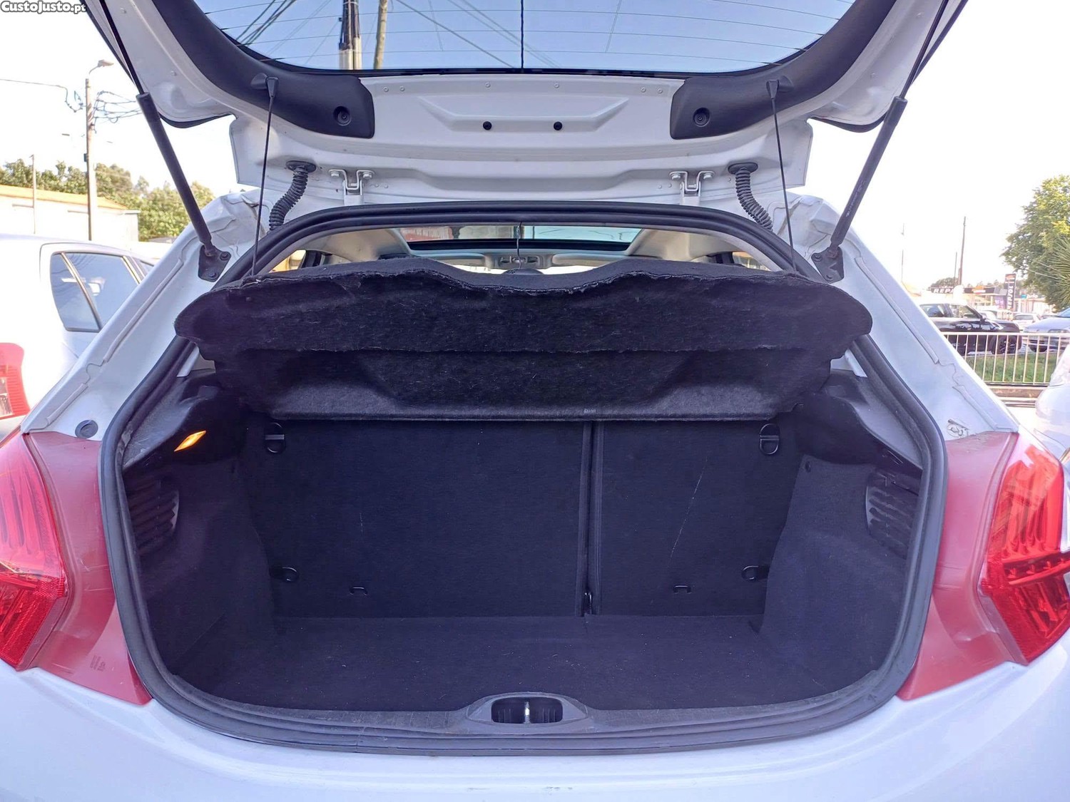 Peugeot 208 1.2 iCom TECTOPANORAMICO — fotografia 5