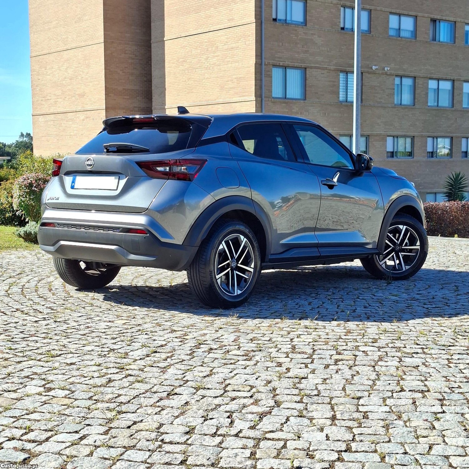 Nissan Juke 1.0 DIG-T N-Connecta - 25 — photo 3