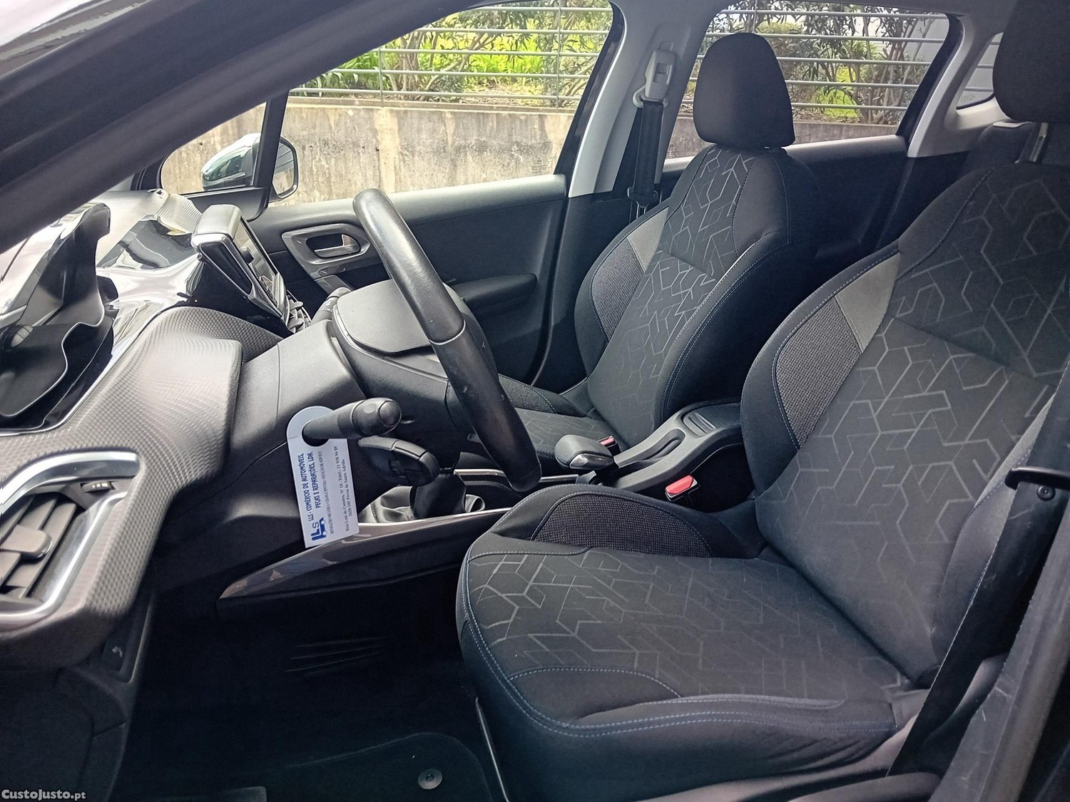 Peugeot 2008 1.2 PureTech Style — fotografia 2