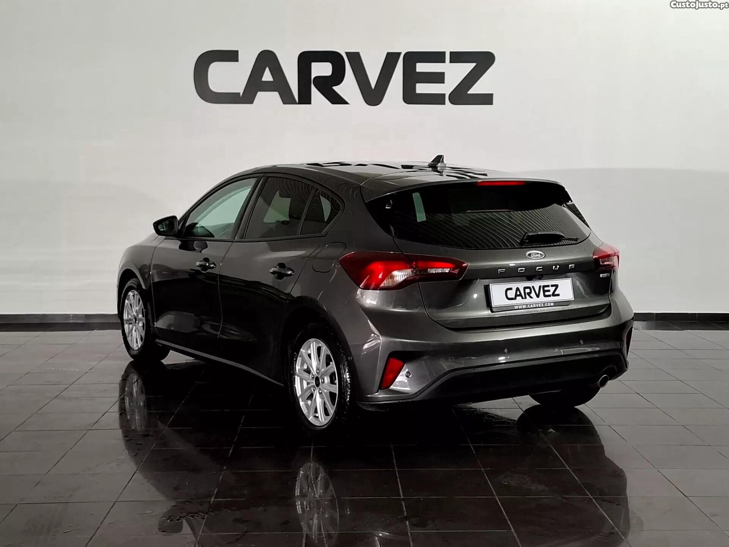 Ford Focus 1.0 EcoBoost MHEV Titanium — fotografia 13