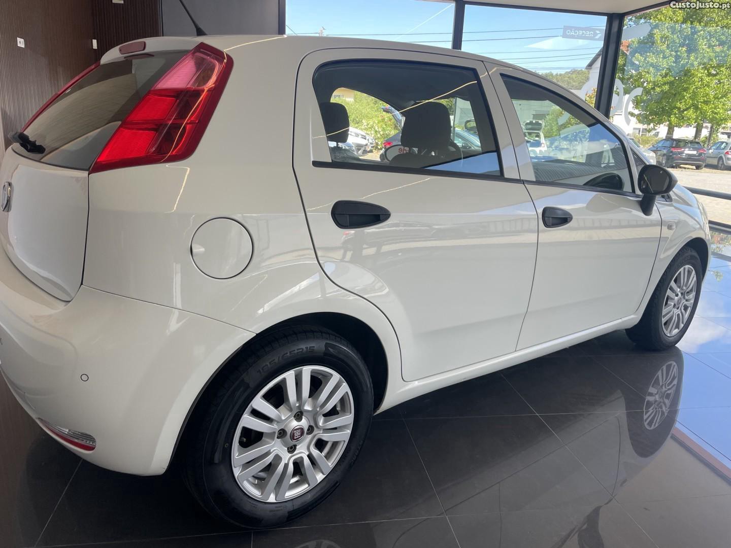 Fiat Punto 1.3 M-Jet Easy S&S — fotografia 3