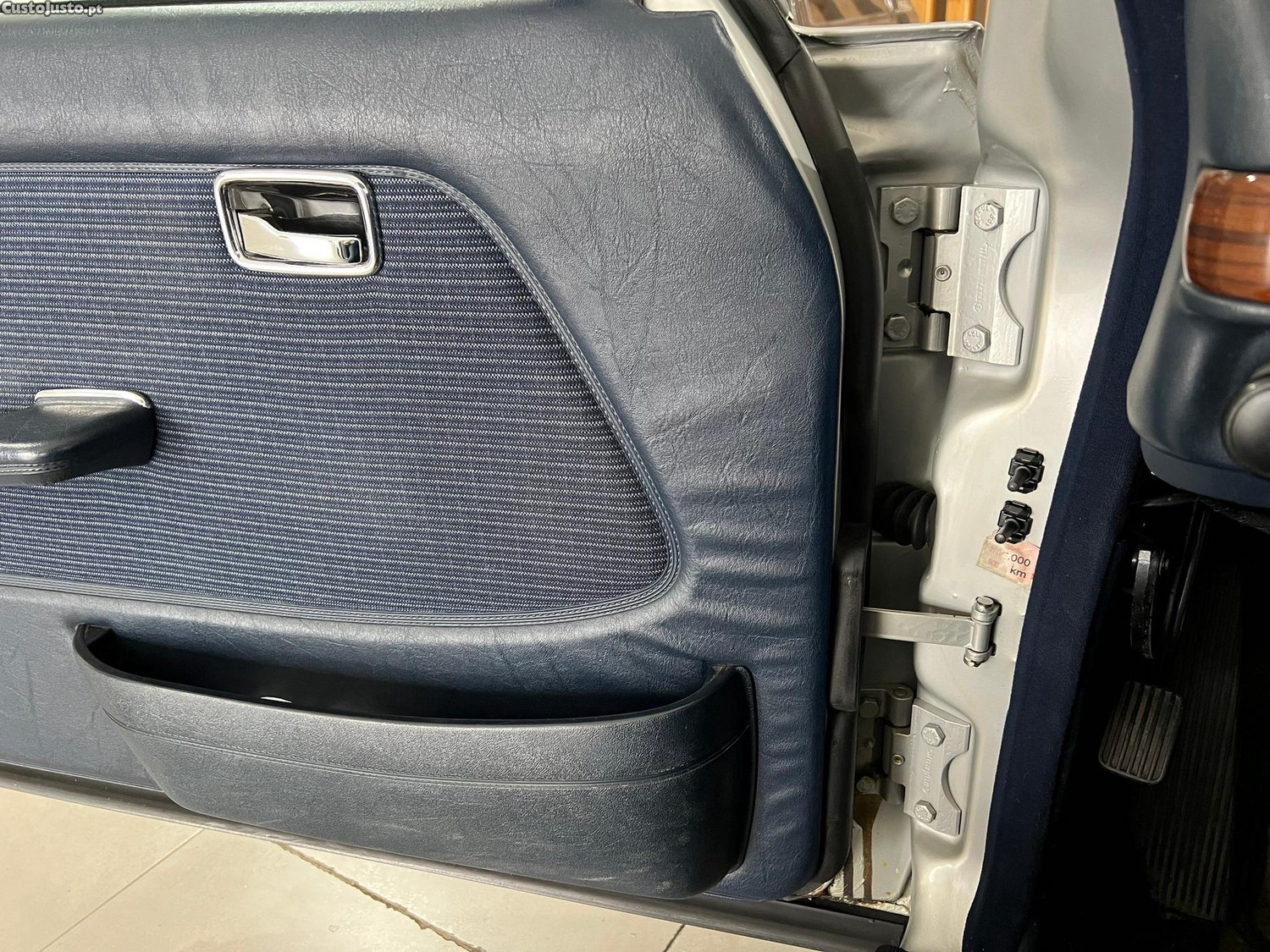 Mercedes-Benz 230 E — fotografia 4