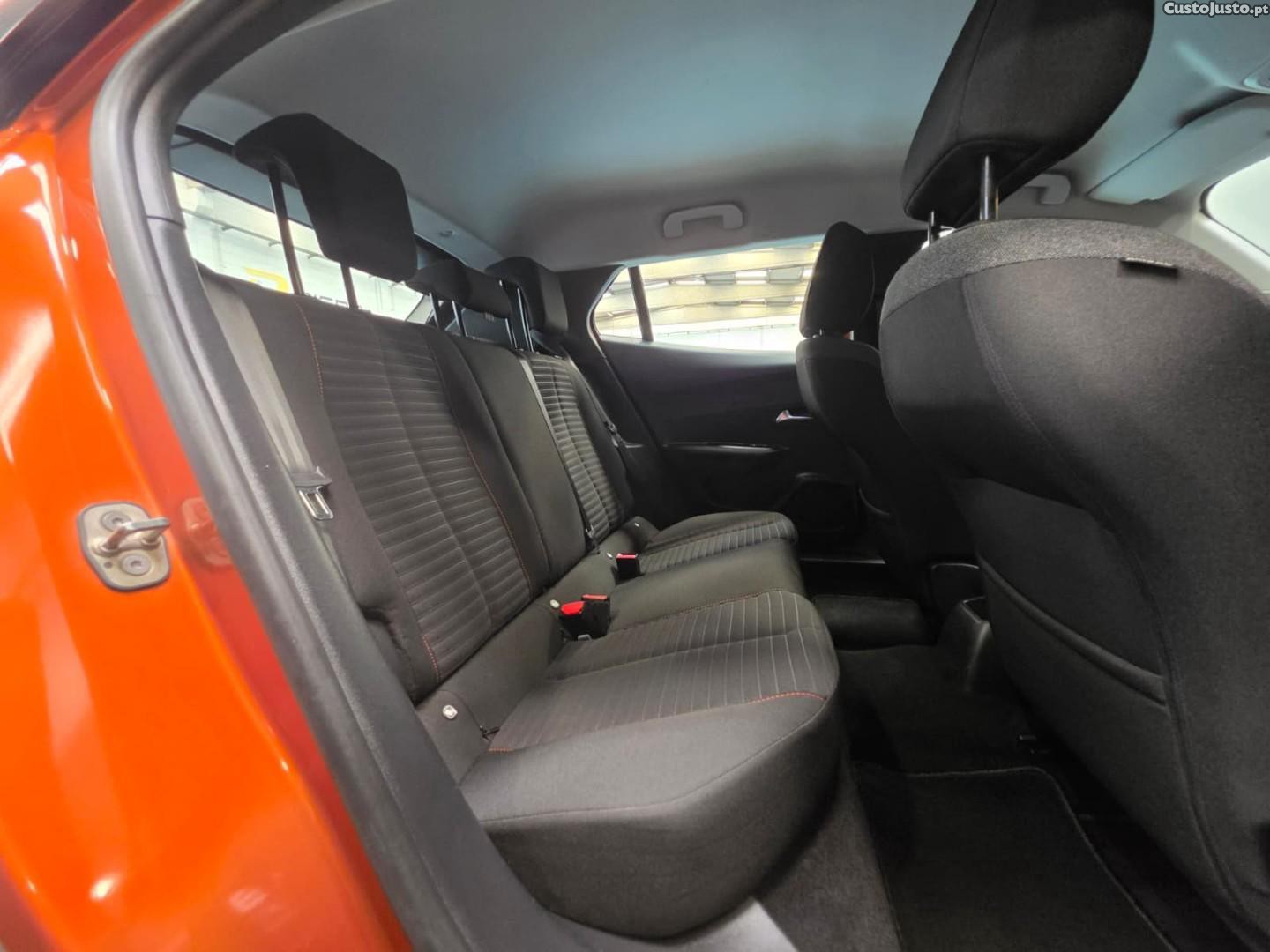 Peugeot 2008 PureTech 100 Active — fotografia 7