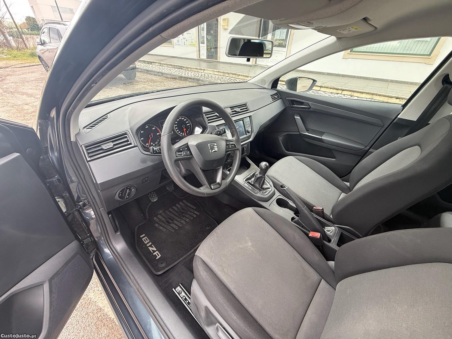 SEAT Ibiza IBIZA 1.6 TDI — fotografia 5