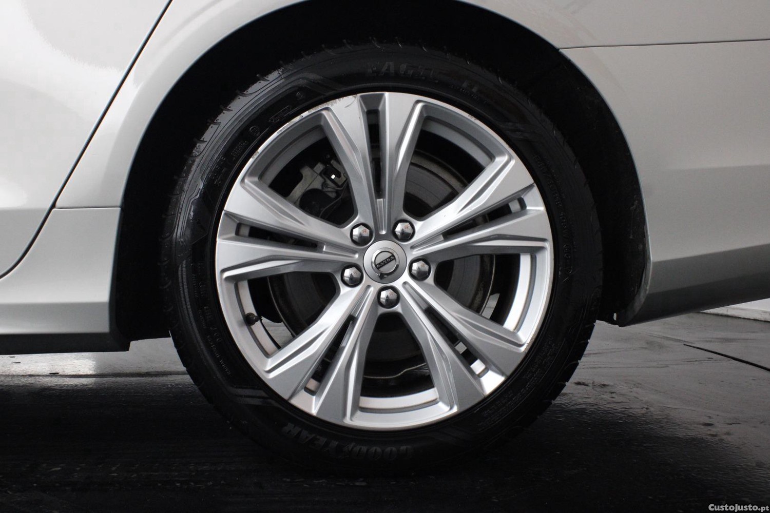 Volvo V90 2.0 B4 MOMENTUM PLUS GEARTRONIC — fotografia 5