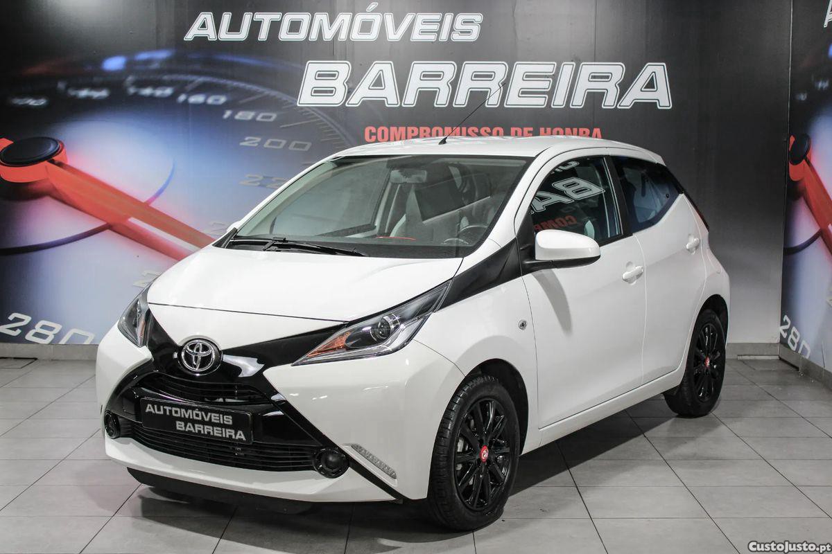 Toyota Aygo 1.0 X-Play+AC+X-Touch — fotografia 20