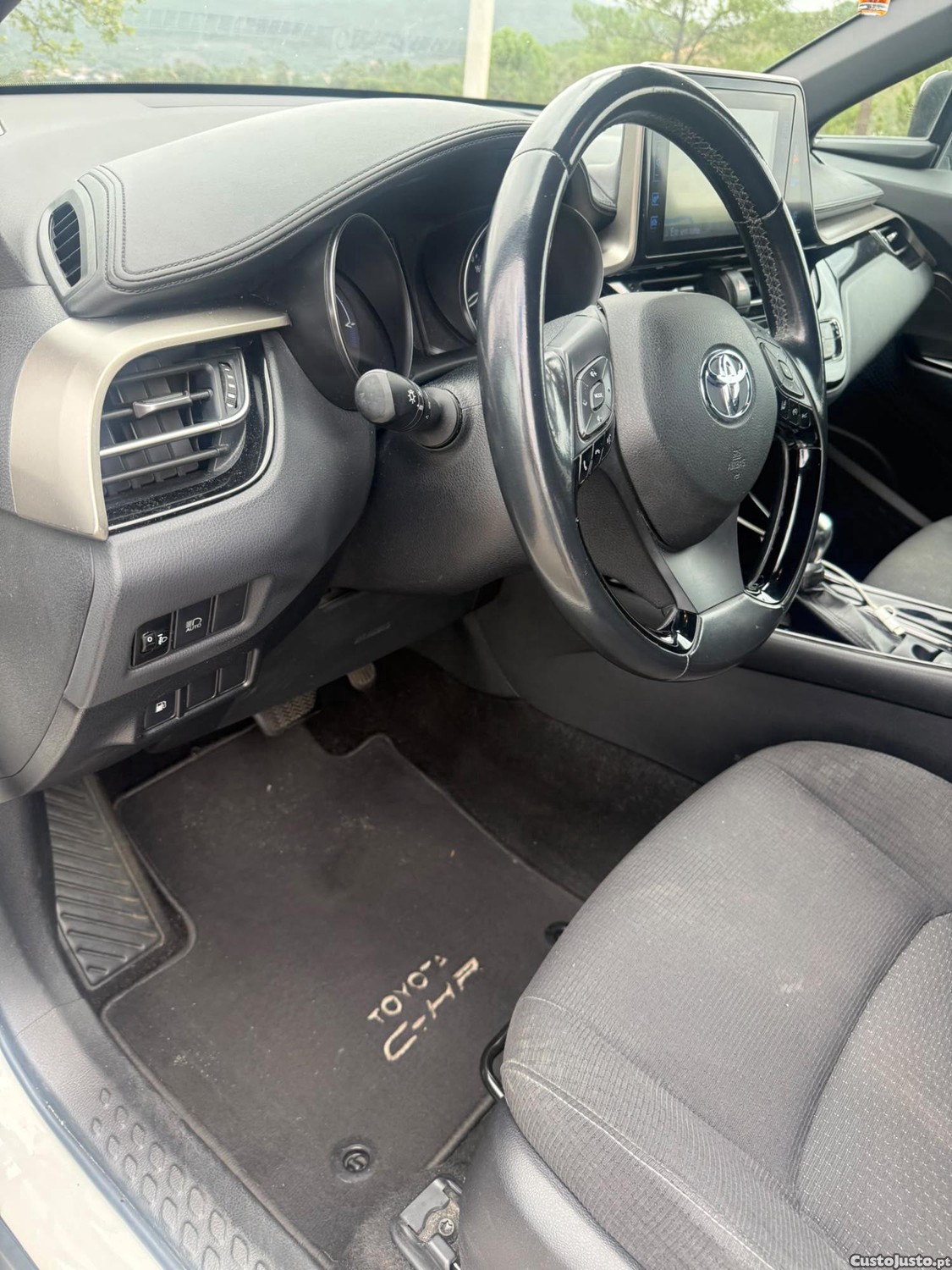 Toyota C-HR Hybrid confort + Pack Style - 18 — photo 4