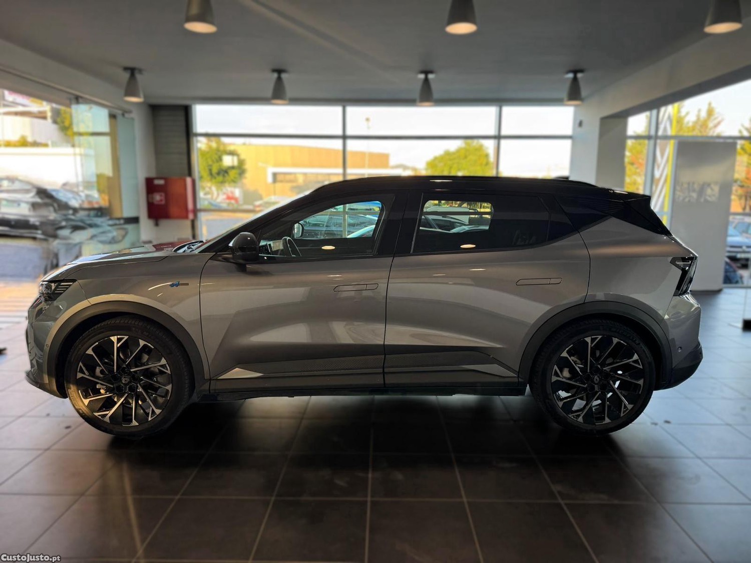 Renault Scénic E-Tech 87 kWh Esprit Alpine - 24 — photo 5