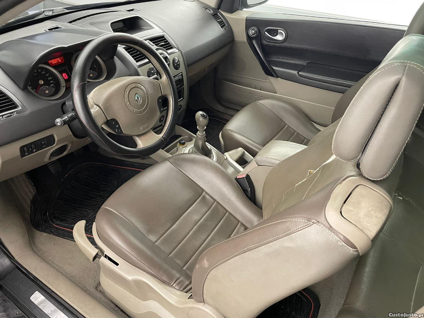 Renault Mégane CC 1.9 DCI — fotografia 5
