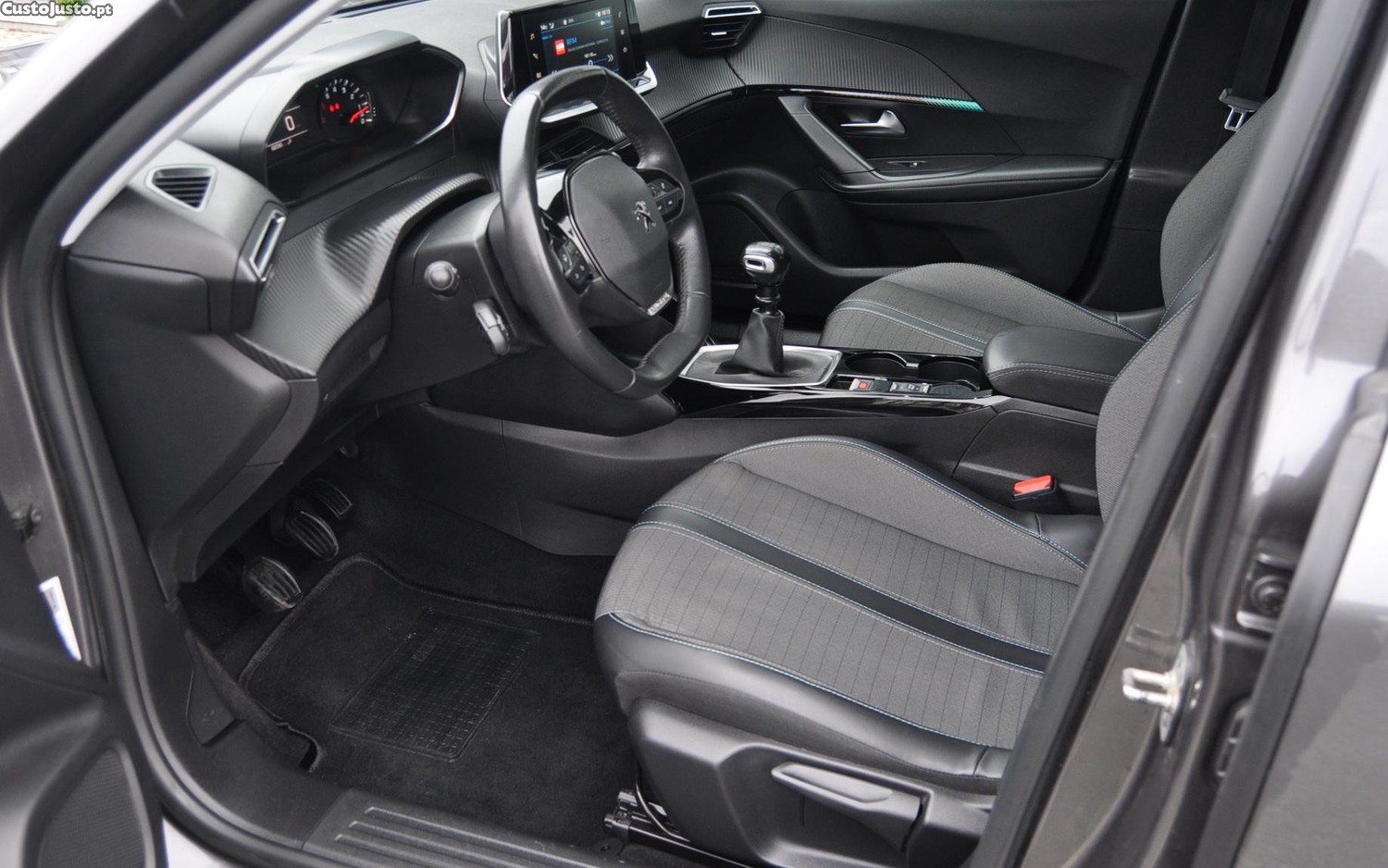 Peugeot 2008 1.2 Allure — fotografia 8