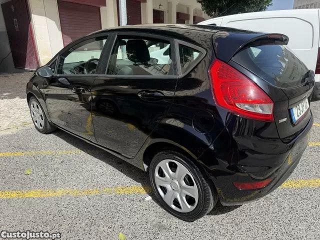 Ford Fiesta 1.4 tdci — fotografia 8