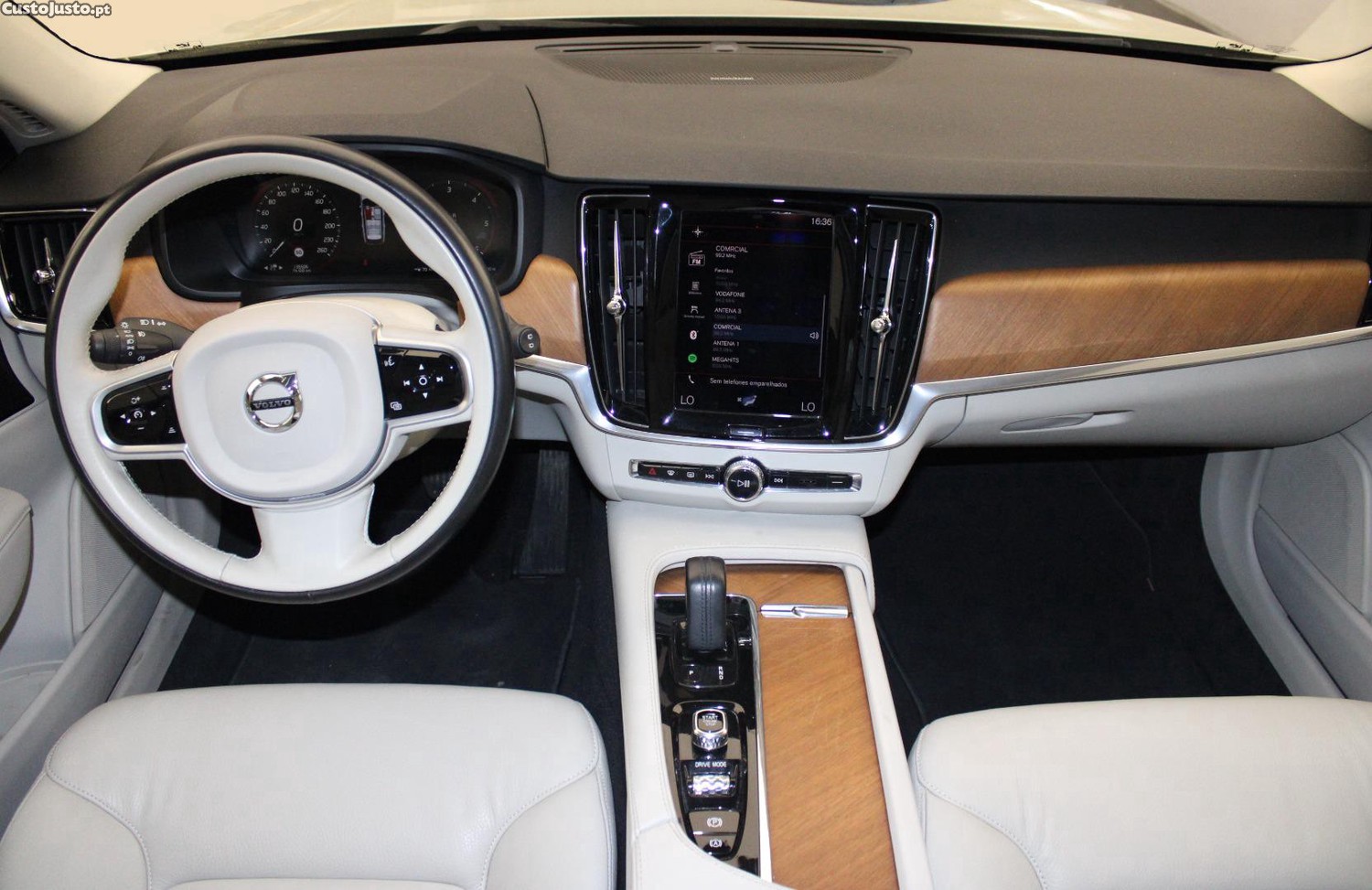 Volvo V90 2.0 B4 MOMENTUM PLUS GEARTRONIC — fotografia 40