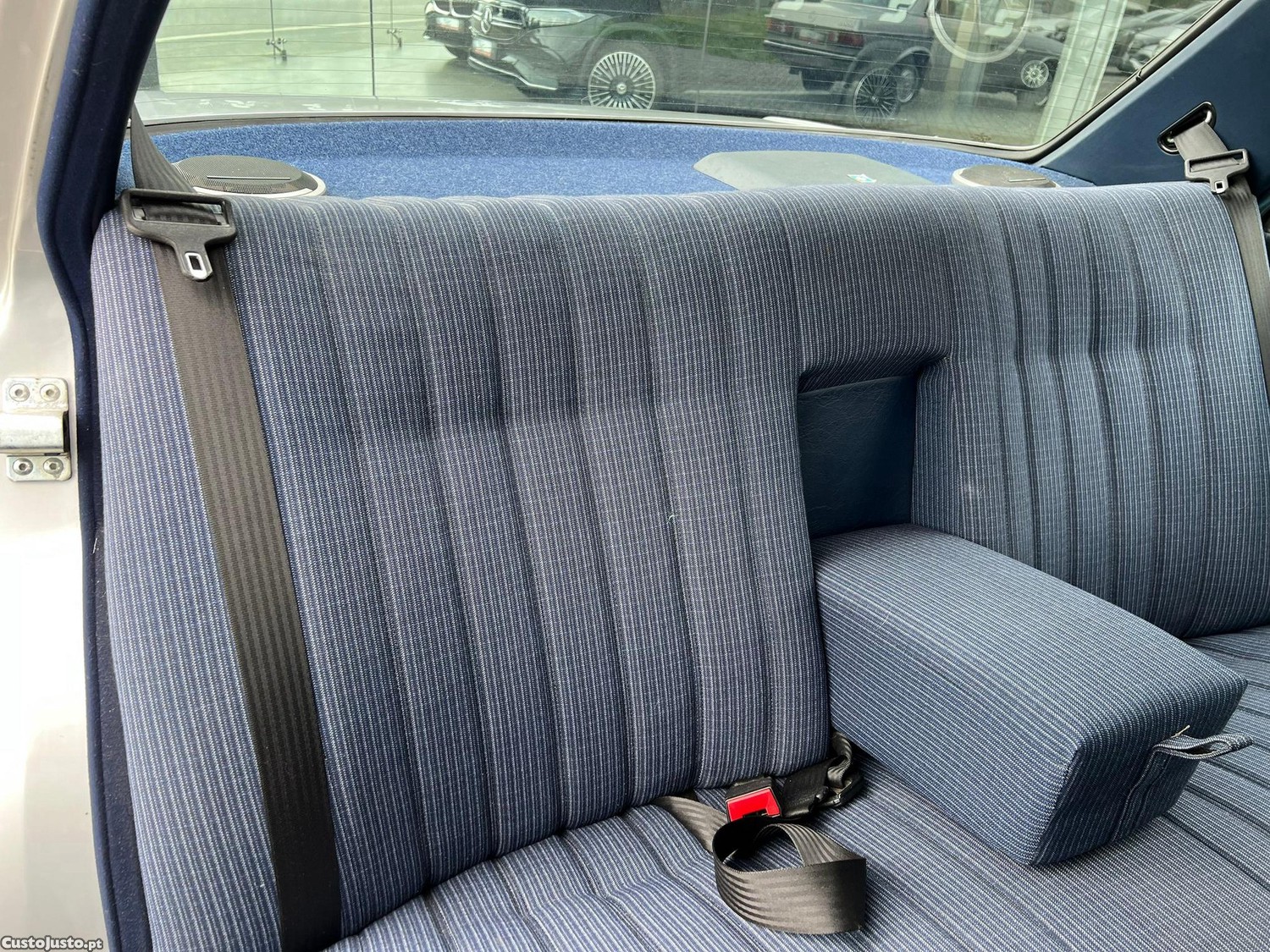 Mercedes-Benz 230 E — fotografia 13