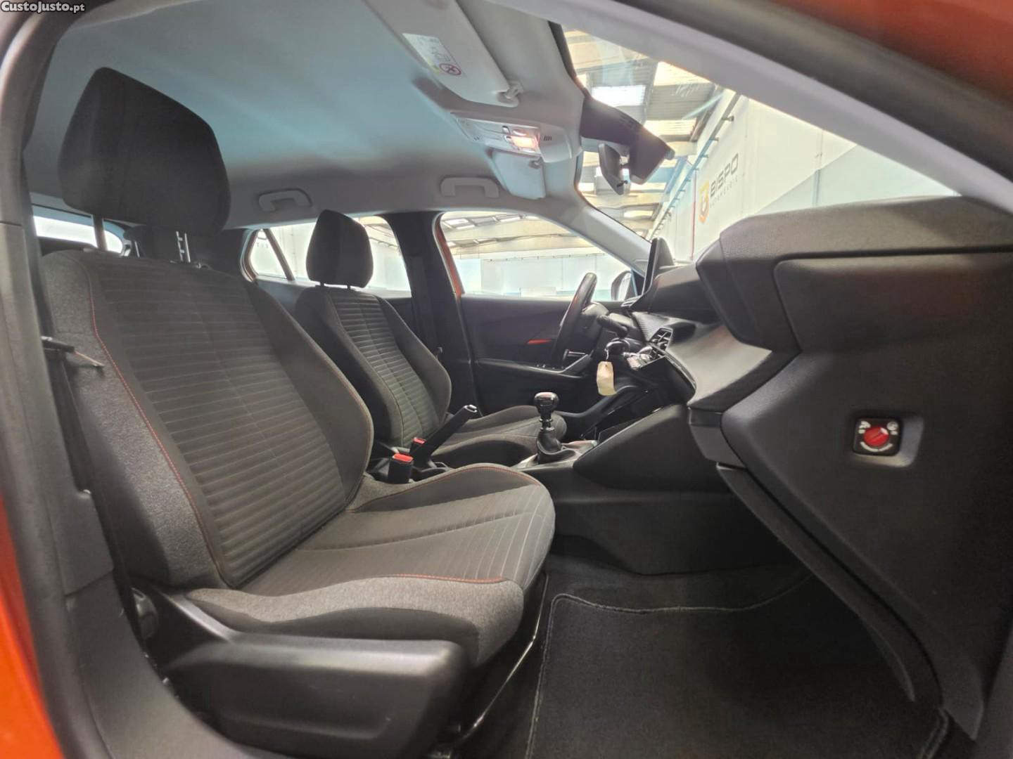 Peugeot 2008 PureTech 100 Active — fotografia 6