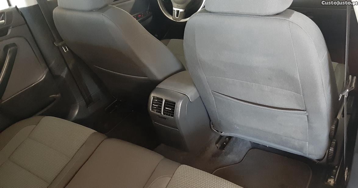 Volkswagen Golf Variant Confortline 1.6 TDI 105 CV — fotografia 7