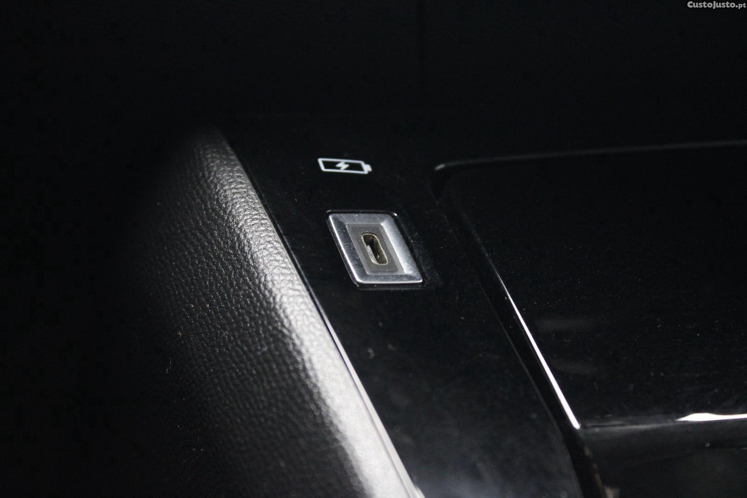 Peugeot e-2008 ALLURE PACK (AUTO) — fotografia 14
