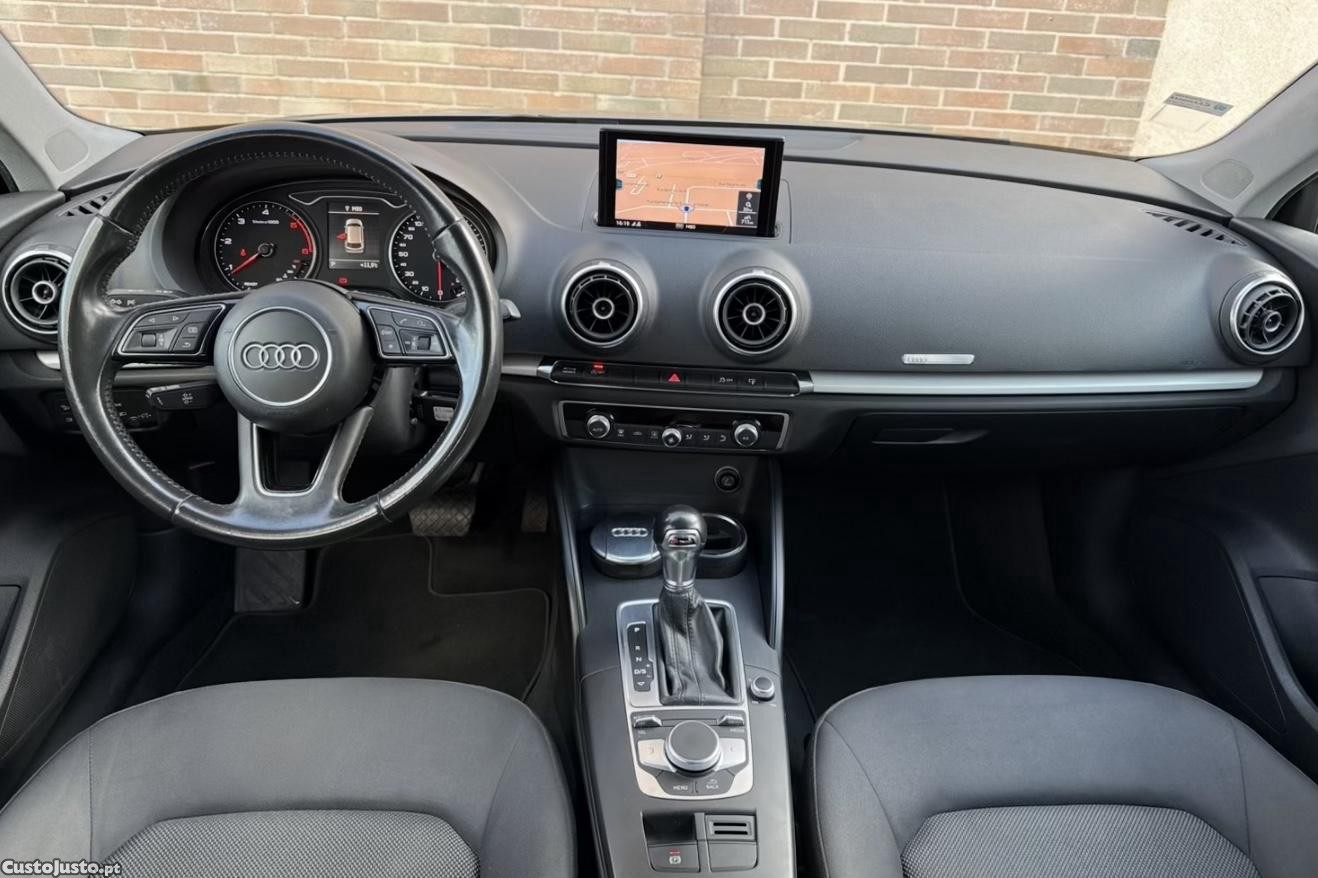 Audi A3 Sportback 30 TDI S-Tronic — fotografia 4