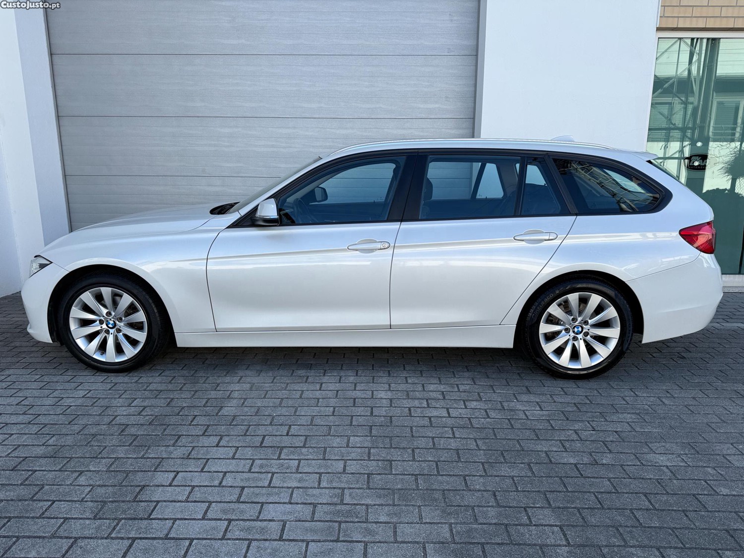 BMW 318 d Advantage Automática - 15 — photo 5